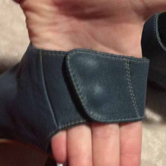 Heels - Picture 3 of 5